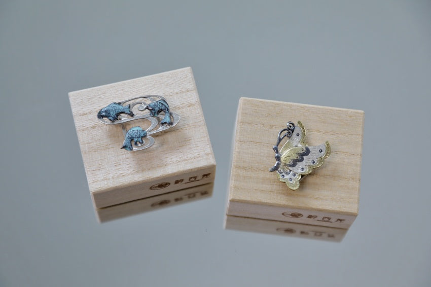 59kimono2024 帯留 【蝶々】