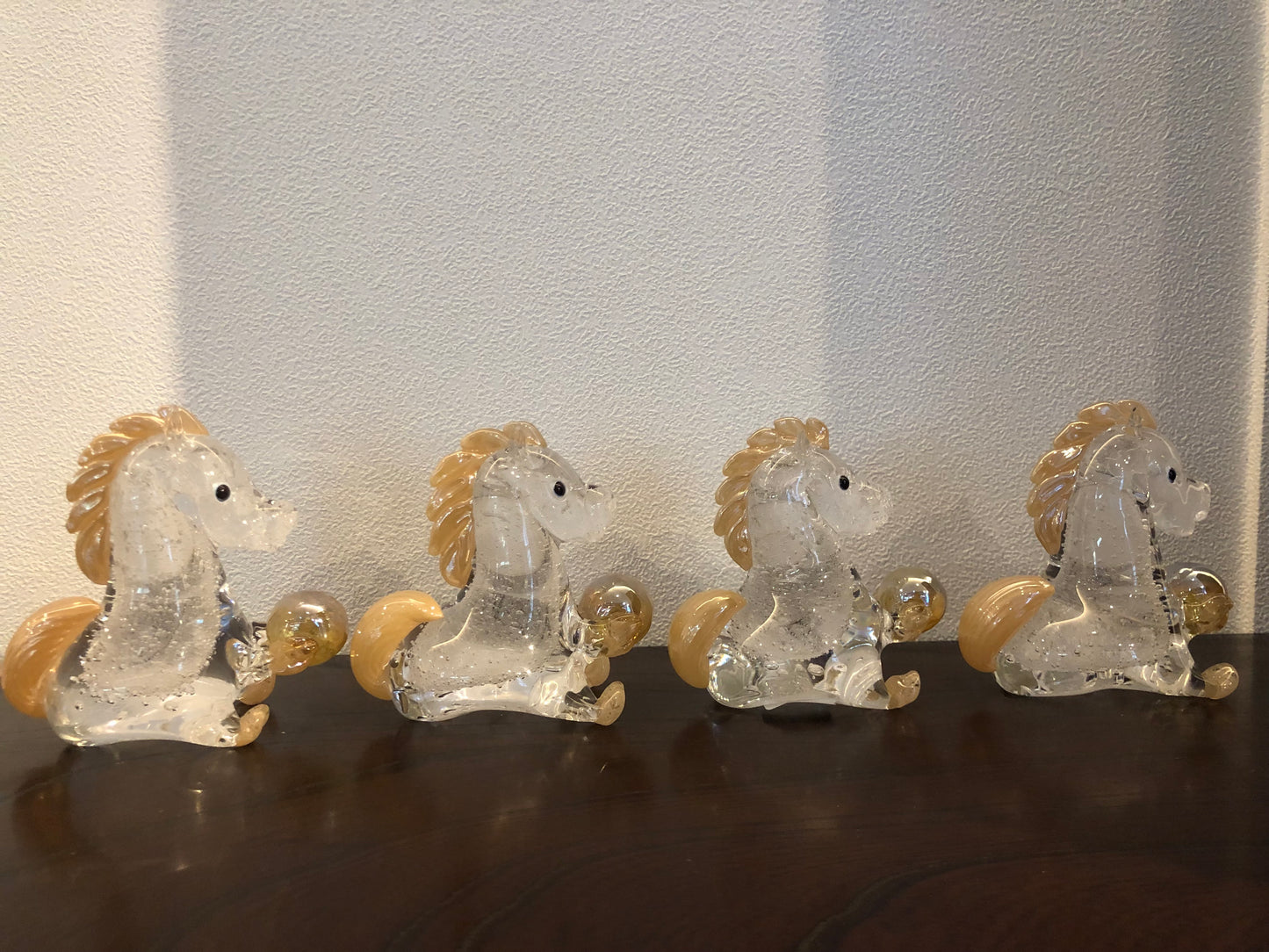 干支『牛』 宝珠を持ったラッキーホース 立髪クリーム