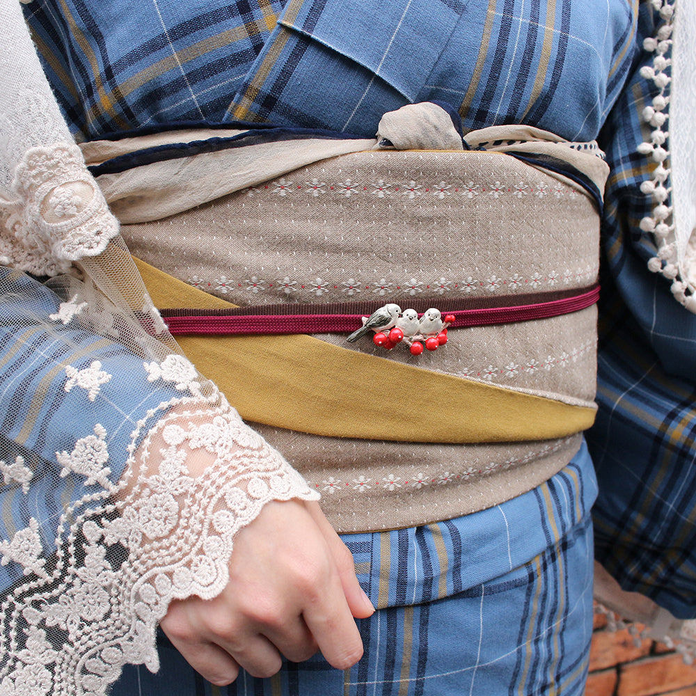 数-SUU- シマエナガの枝帯留め