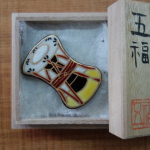 五福 鼓帯留め