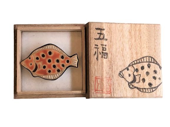 五福 ヒラメ帯留め