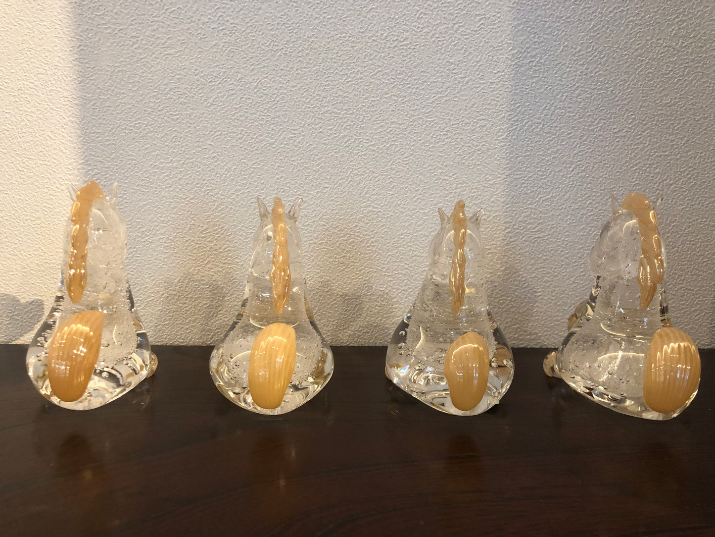 干支『牛』　宝珠を持ったﾗｯｷｰﾎｰｽ　立髪ｸﾘｰﾑ